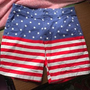 Vineyard Vines 7" Breaker Chino Shorts Mens Size 30 USA Flag Red White Blue